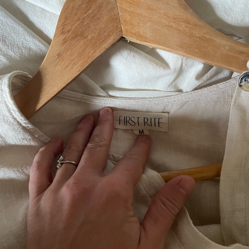 First Rite Linen Blouse - Picture 2 of 7